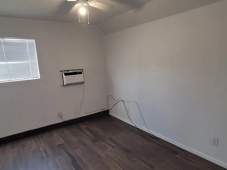 5250 Camden Ave — Photo 11
