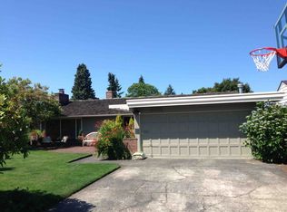 8025 Ridge Dr NE, Seattle, WA 98115