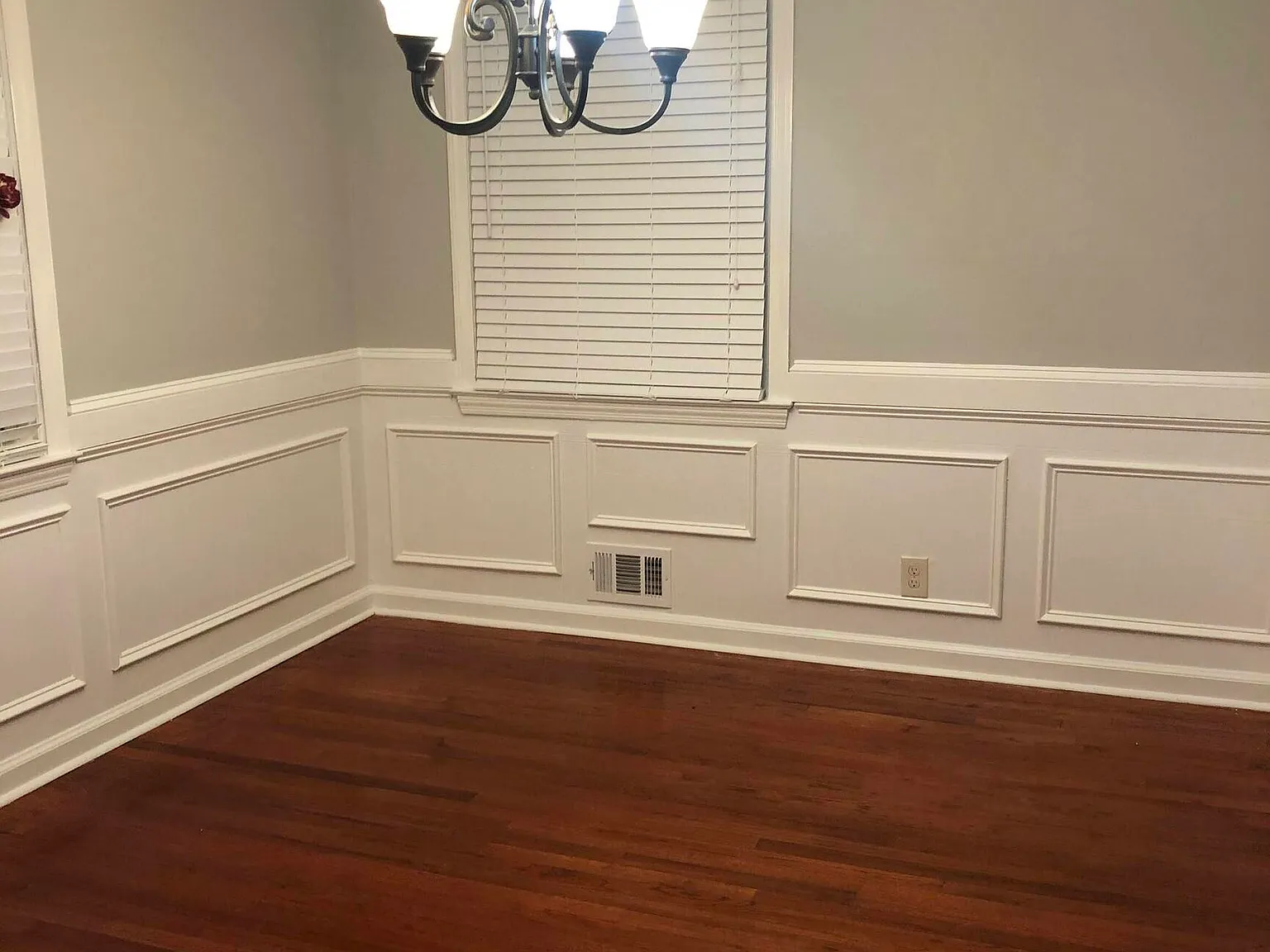 4 bed, 3.0 bath, 2406 sqft, $2,200 — Photo 2