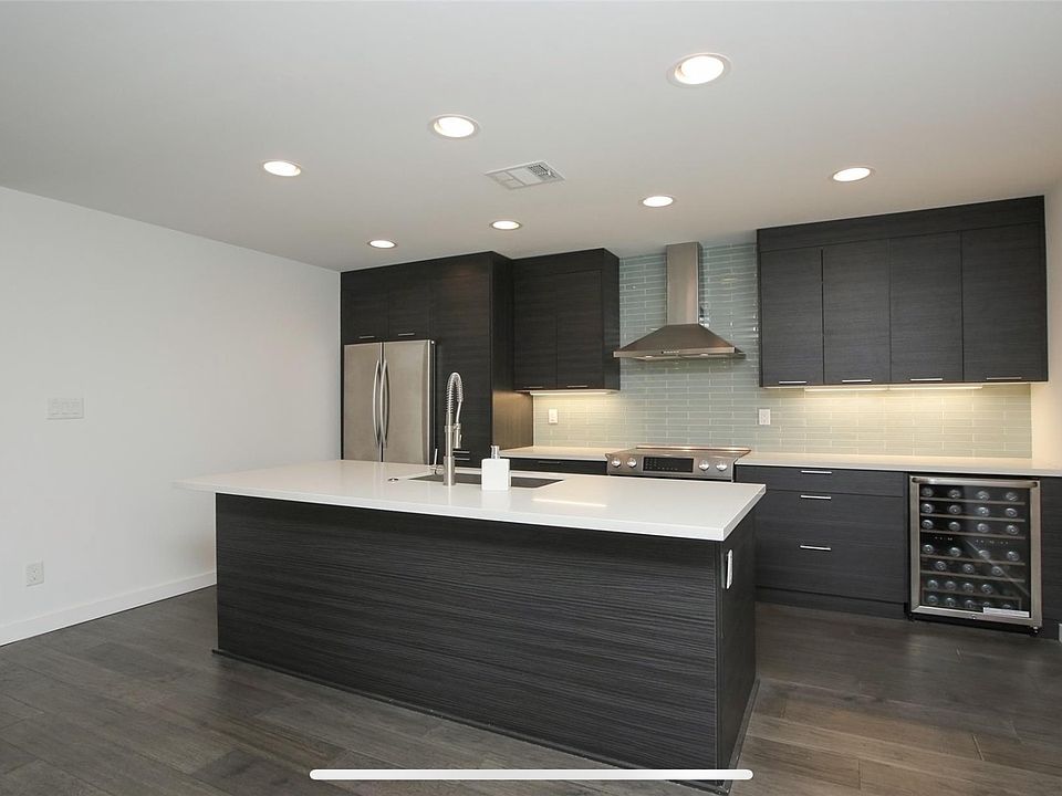 1st image of 1410 Hyde Park Blvd #108