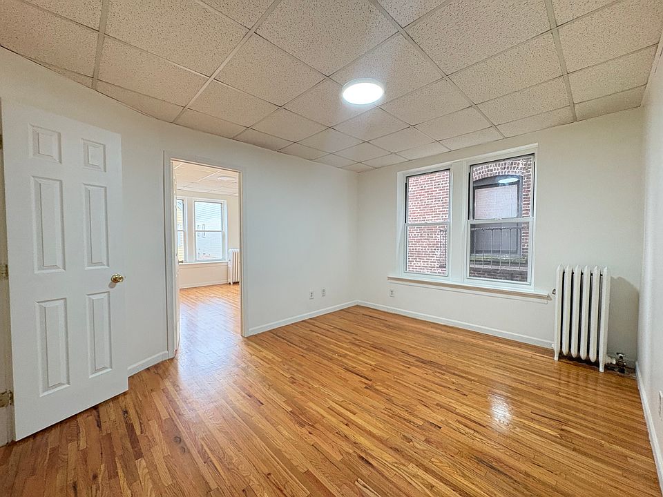 2nd image of 179 W 48th St APT 1