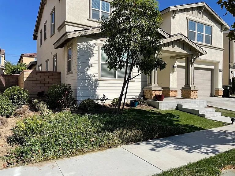 3361 E Rutherford Dr — Photo 3