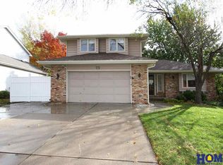 2510 Devonshire Dr, Lincoln, NE 68506
