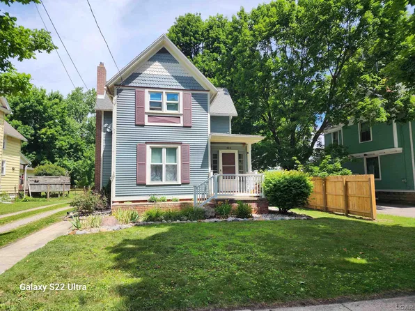 926 College Ave, Adrian, MI 49221