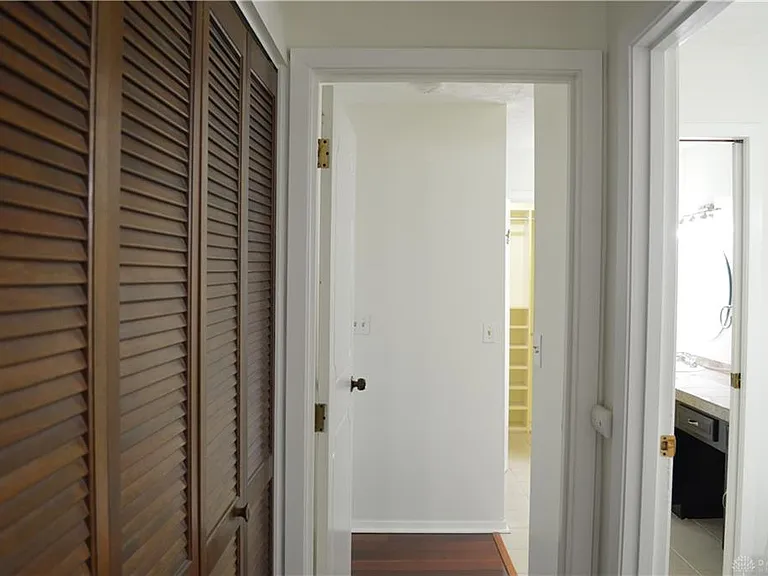 1280 Kentshire Dr — Photo 12