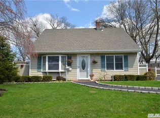 7 Cooper Lane, Levittown, NY 11756