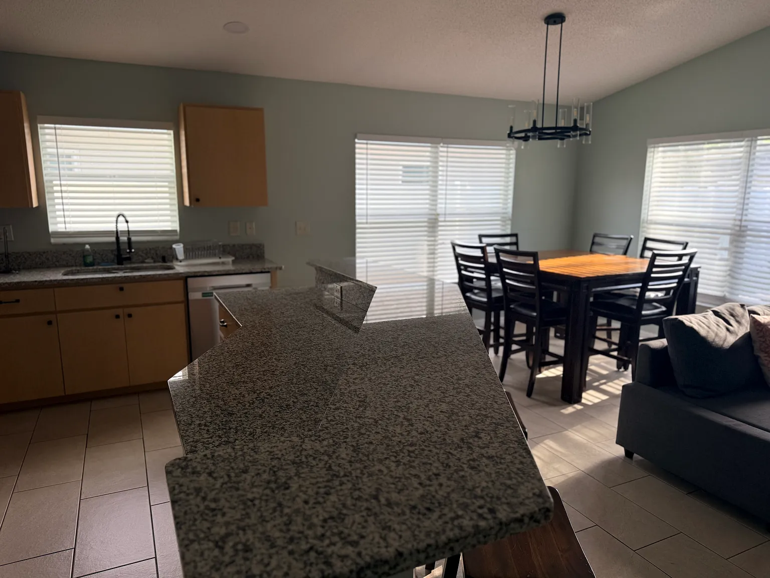 4 bed, 1565 sqft, $2,800 — Photo 3