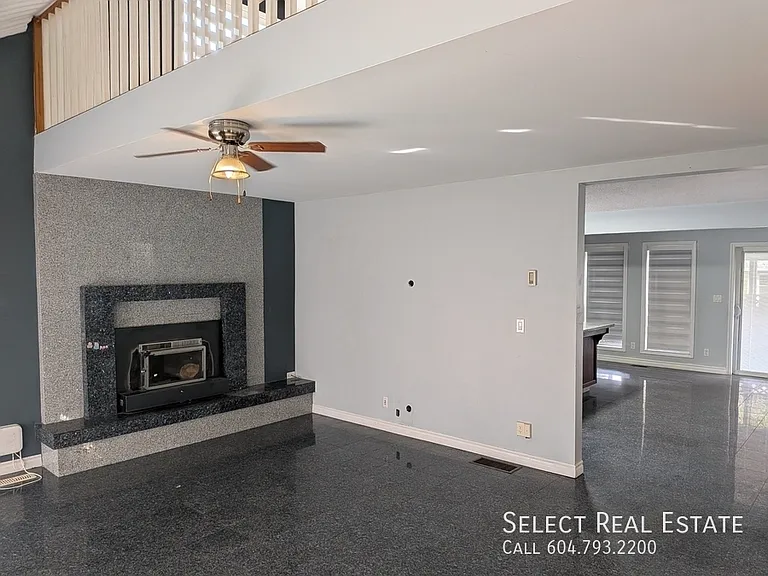 46365 Cessna Dr — Photo 3