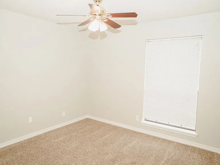 6313 W Oxbow Cir — Photo 2