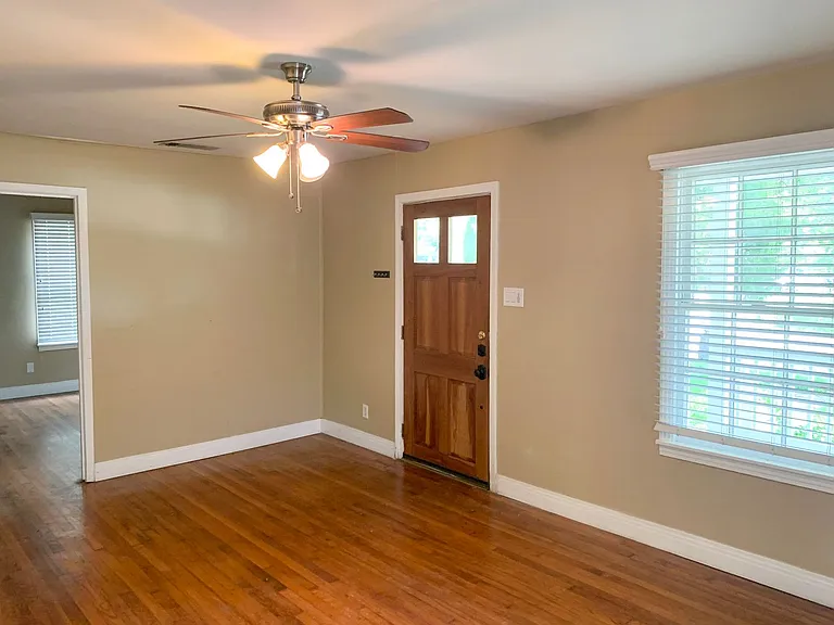 1002 W Saint Johns Ave — Photo 3