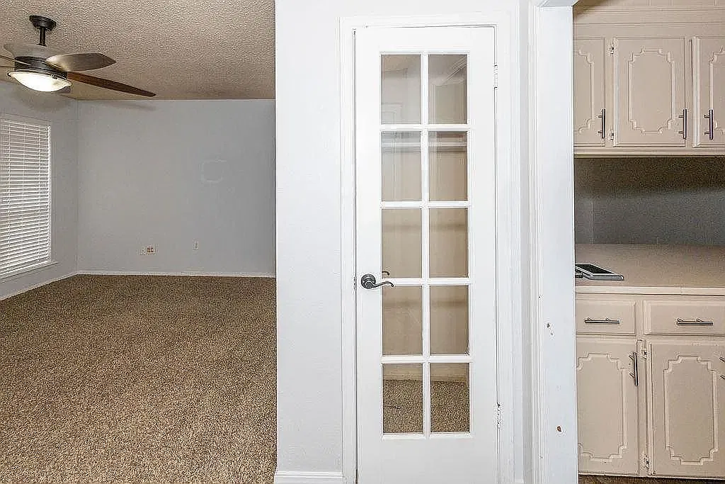 3 bed, 1100 sqft, $1,650 — Photo 4