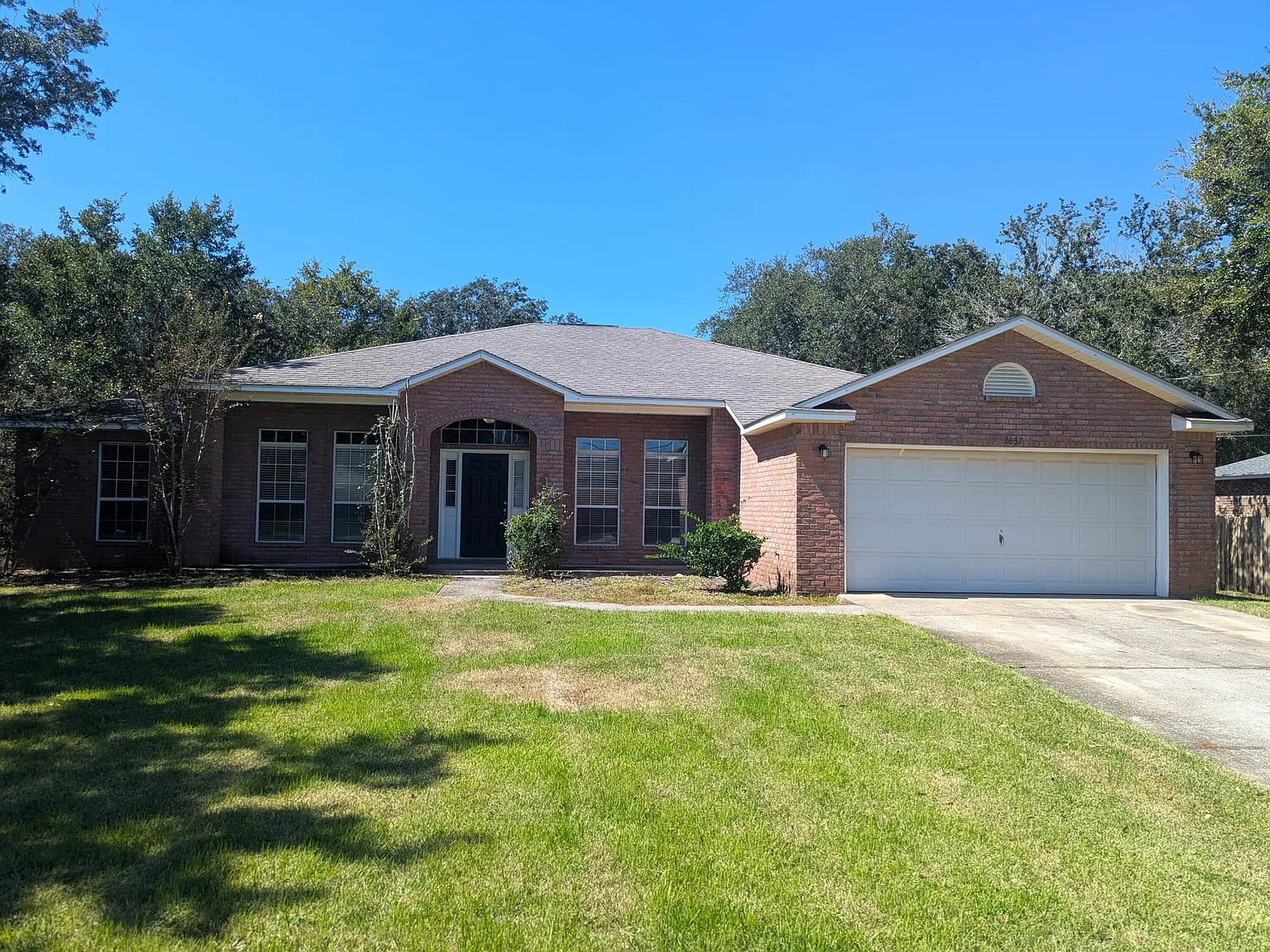 4 bed, 2.0 bath, 2393 sqft, $2,520 — Photo 1