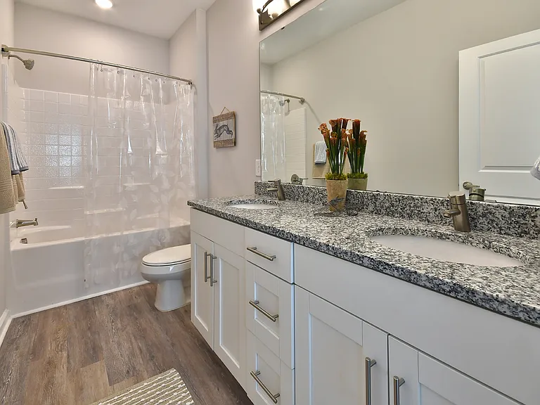 Grand Oaks Apartments — Photo 103