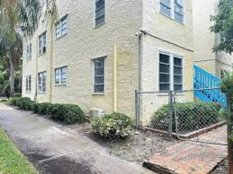 1852 Washington St Hollywood, FL 33020 — Photo 6