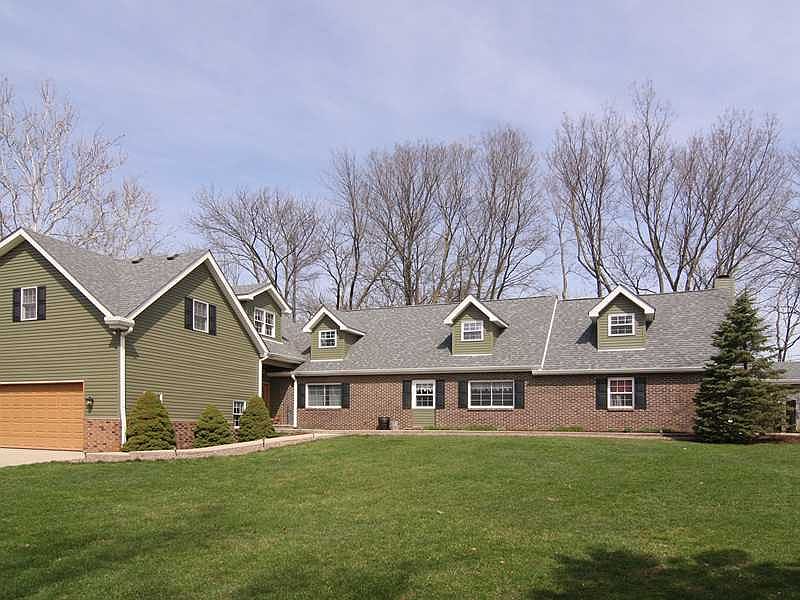 1st image of 855 Park Dr