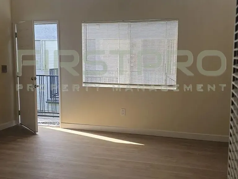 1204 W Gardena Blvd #Z — Photo 4