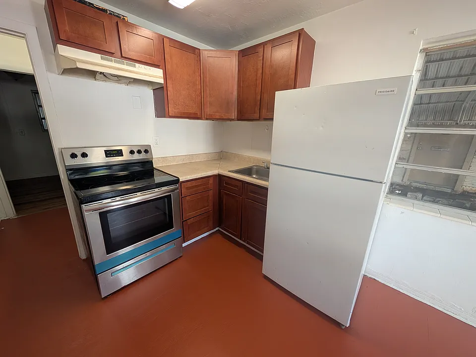 1245 NE 110th St #3