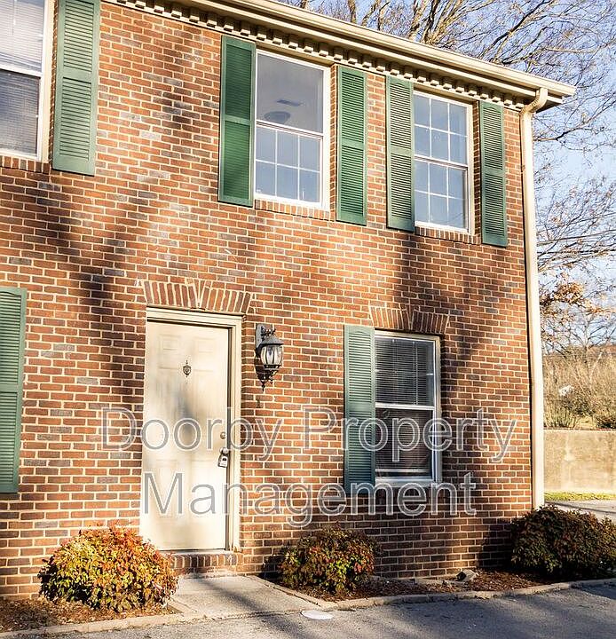 1st image of 2827 Dayton Blvd #1