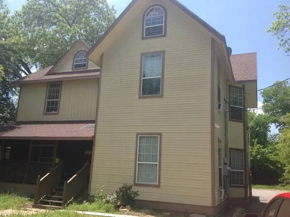 1032 S Walnut St, Sherman, TX