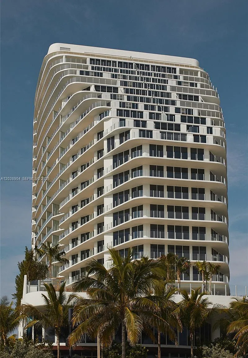 2 bed, 2.5 bath, 1721 sqft, $18,000 — Photo 4