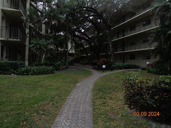 5th image of 3280 Spanish Moss Terrace #410