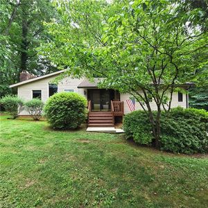 123 Forest Ct, Advance, NC, 27006