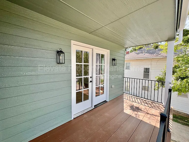 216 E Hurd St #200 — Photo 12