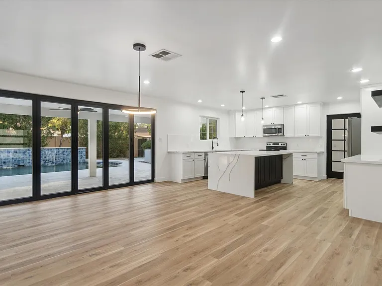 8525 E Clarendon Ave — Photo 8