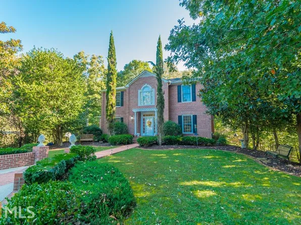450 Chattahoochee Winds Dr, Demorest, GA 30535