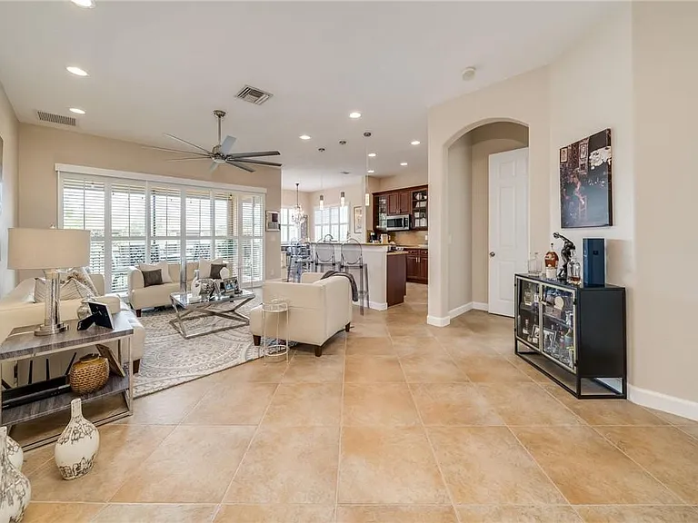 8012 NW 128th Ln — Photo 5