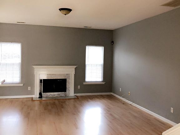 3rd image of 5 N Orchard Farms Ave