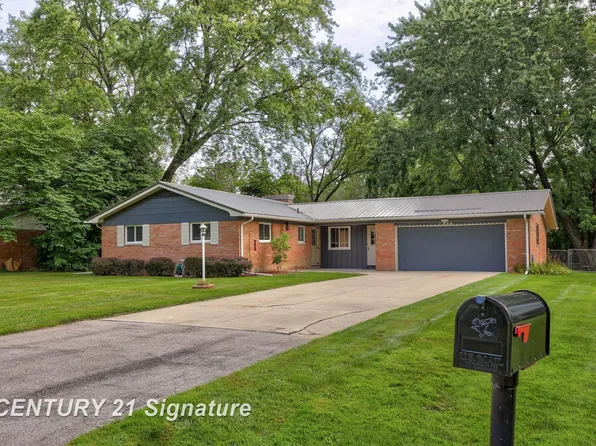 1686 Vancouver Dr, Saginaw, MI 48638