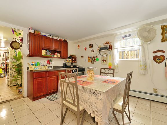 5th image of 8709 109th St
