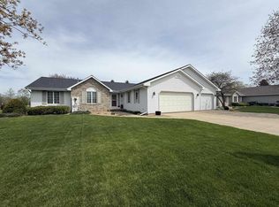 1627 E Williams Dr, Beloit, WI 53511