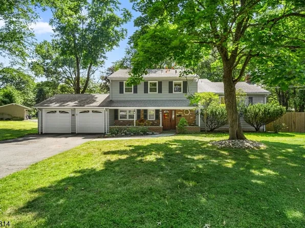 6 Hepworth Ct, West Orange Twp., NJ 07052