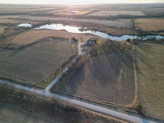 3rd image of 4631 S Country Club Rd