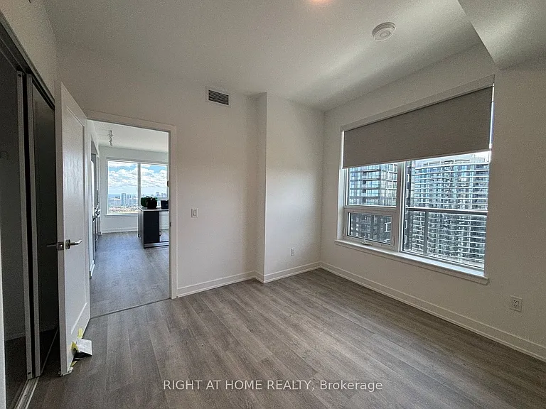 5105 Hurontario St #2905 — Photo 20