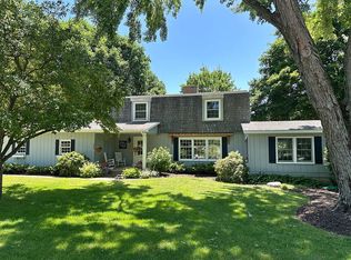 608 Arboretum Dr, Fremont, MI 49412