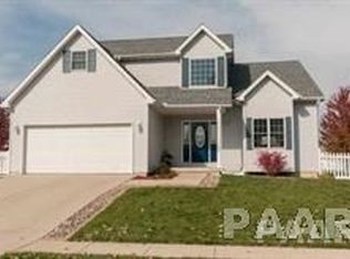 509 Park Trail Rd, Mackinaw, IL 61755