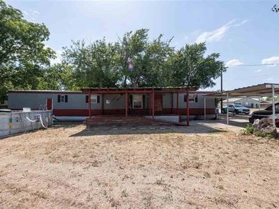 1015 E Commerce St, Henrietta, TX, 76365