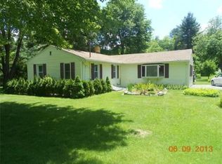 152 Manchonis Rd, Wilbraham, MA 01095