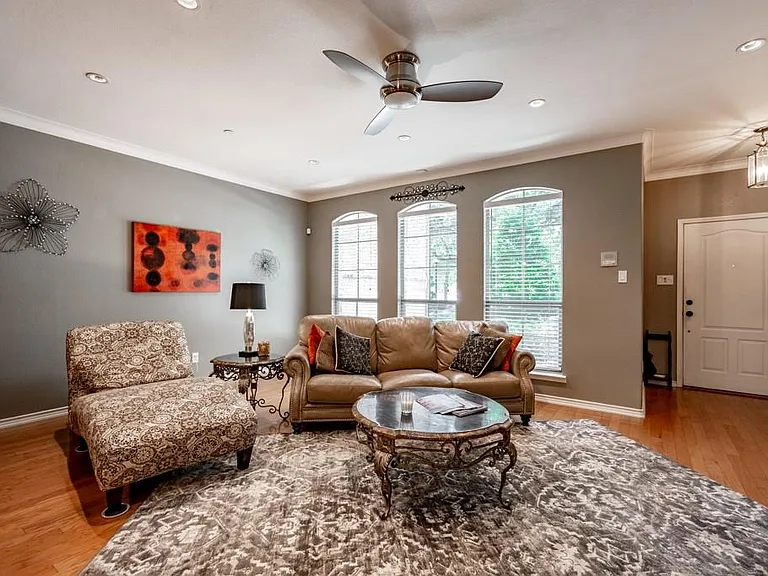 6868 Firenze Ln — Photo 15