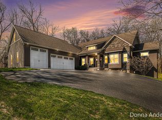 8701 Camelot Dr NE, Rockford, MI 49341