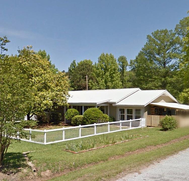 Country Living Close to Town