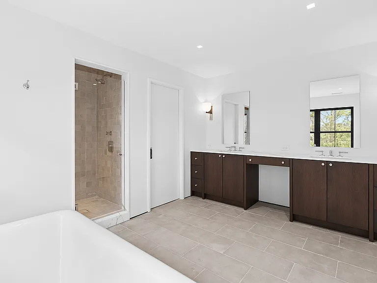 8 Farmstead Ln — Photo 21