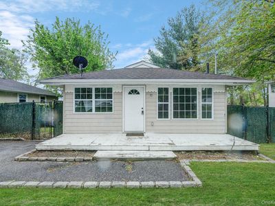 122 Eleanor Avenue, Mastic, NY, 11950