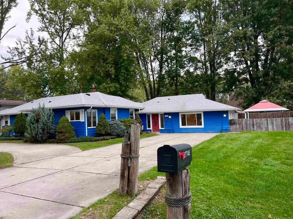 27745 Ponchartrain St, Harrison Township, MI 48045
