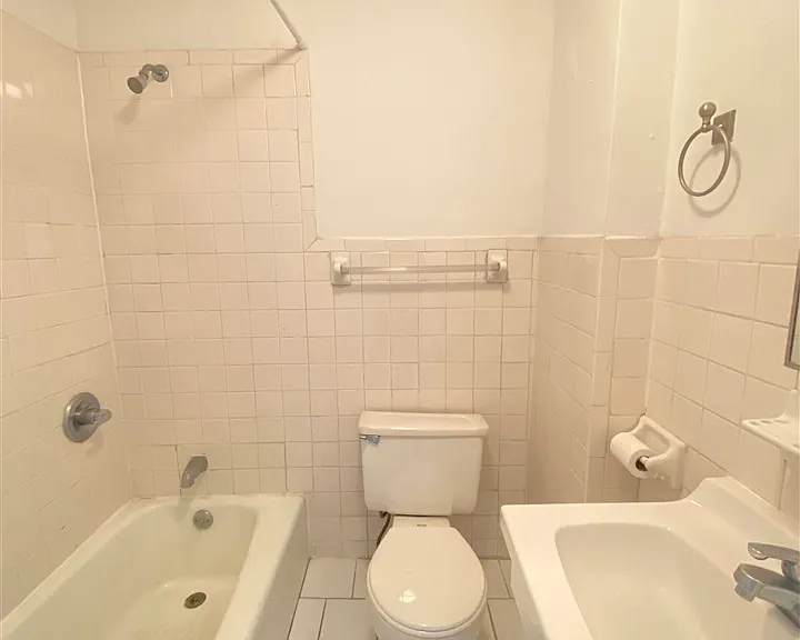 112 14th St #5 — Photo 7