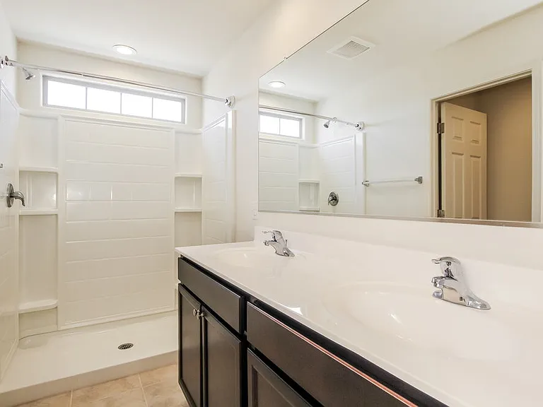 5012 S 109th Dr — Photo 10