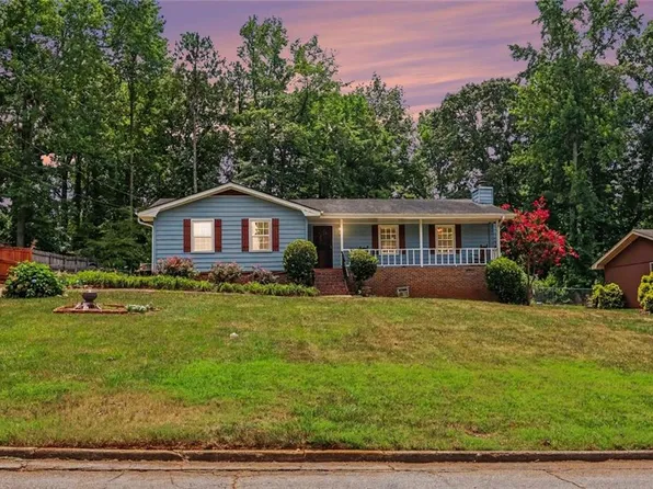 5385 Rockmoor Dr, Stone Mountain, GA 30088